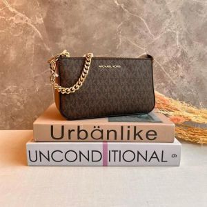 Michael_kors_ chain shoulder bag 20 cm with carry bag