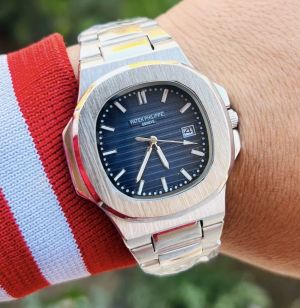 Patek_Philippe Nautilus Quartz (Silver Blue)