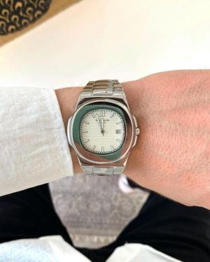 Patek_Philippe Nautilus Quartz (Silver White)
