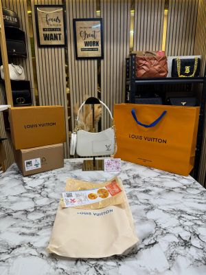 Louis_Vuitton Epi Marellini Shoulder Bag With Double Og Box And Dust Bag Including Carry Bag (White)