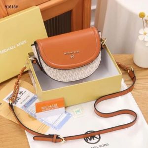 Michael_Kors jet set charm textured hand bag premium quality with box