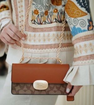 Coach_Eliza_Premium_Crossbody_Sling_Bag_With_OG_Magnetic_Gift_Box_&_Dust_Bag_(Tan_Brown-916)