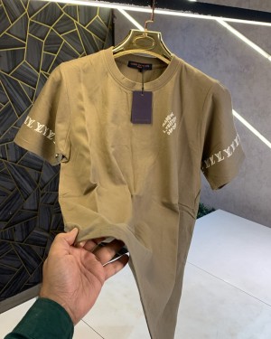 Louis_Vuitton_Beige_Monogram_Print_Imported_T-Shirt_(1352)