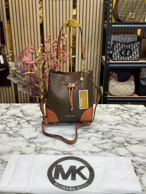 Michael_Kors Mercer Premium Quality Bucket Bag With Dust Bag (Brown) 198