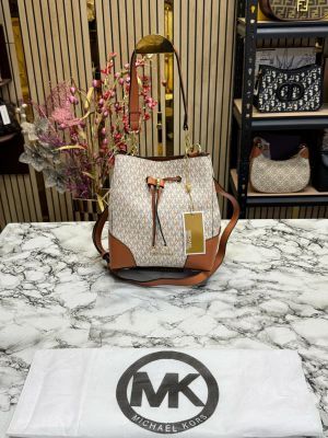 Michael_Kors Mercer Premium Quality Bucket Bag With Dust Bag (Beige) 198