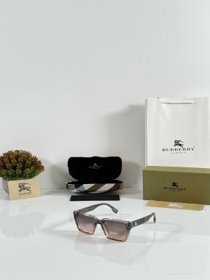 Burberry_WMNS_0032_Grey_Orange