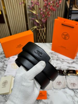 HERMES BELT COMBO  WITH CARRY BAG AND DUST BAG WITH CARD AND BILL WITH OG BOX  HS-13