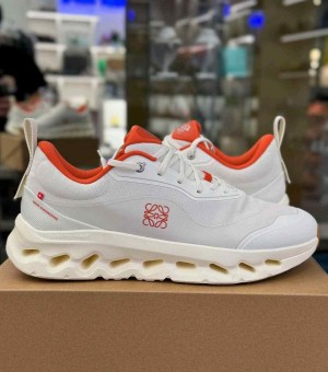 On Running Cloudtilt 2 x Loewe WhiteOrange