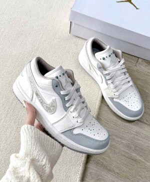 Nike_Air_Jordan_Retro_1_Low_Sail_Soft_Pearl_830