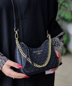 _Michael_kors_jet_set_with_og_box(5575-black)