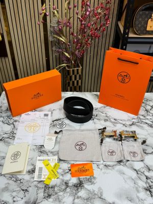   HERMES BELT COMBO  WITH CARRY BAG AND DUST BAG WITH CARD AND BILL WITH OG BOX HS-4