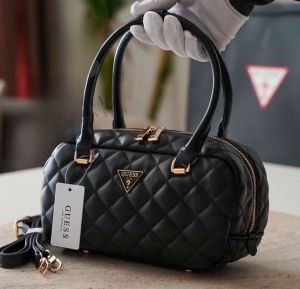 Guess quilted crossbody handbag with og box(5309-black)