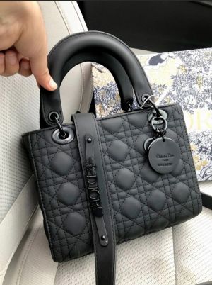 Dior_lady_my_d-lite_e_luxurious_quality_with_og_box_&_dust_bag_&_(matt black)
