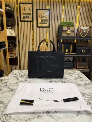 Dolce_&_Gabbana_Daily_Tote_Bag_With_Dust_Bag_And_Card_(Black)