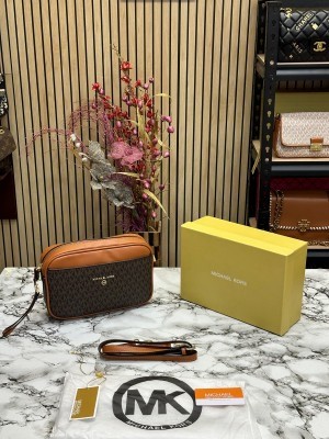 MICHAEL_KORS HUDSON JETSET EAST WEST CAMERA BAG WITH ORIGINAL BOX AND DUST BAG (BROWN) 23008