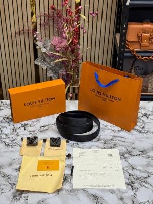 Louis_vuitton belt combo premium quality with og box with carry bag (lv-9 black)