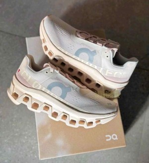 On CLOUDMONSTER WOMEN MOON FAWN