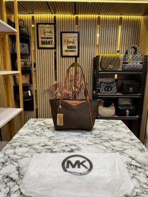 MICHAEL_KORS WHITNEY SIGNATURE SHOULDER BAG WITH DUST BAG PREMIUM QUALITY (COFFEE BROWN)