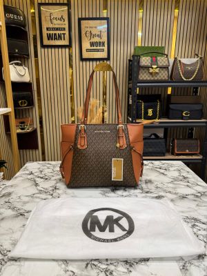 Michael_Kors Voyager Premium Quality Tote Bag With Dust Bag (Coffe Brown)