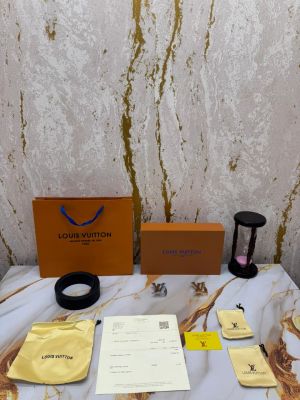 LOUIS_VUITTON BELT COMBO PREMIUM QUALITY WITH OG BOX AND CARRY BAG (LH-15)