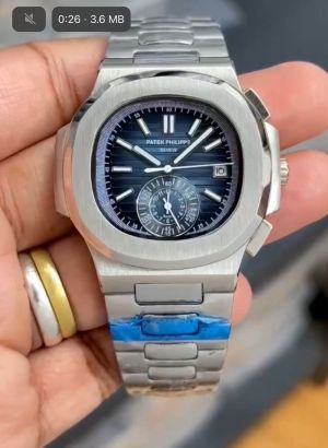 Patek_Philippe_Nautilus_Auto