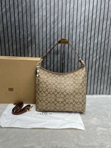Coach_Laurel_Hobo_Tote_Large_Size_With_OriginalBox_DustCover_Keychain_Highend