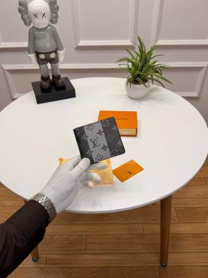 LOUIS_VUITTON_PREMIUM_LEATHER_WALLET_WITH_OGBOX_CARDS_DUSTBAG_TAGS_ETC_EA68