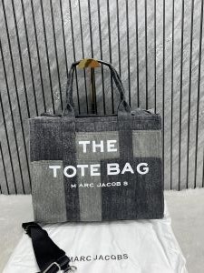 Marc_Jacob_TheToteBag_Canvas_With_DustCover_LongBelt