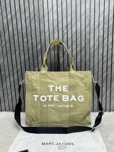 Marc_Jacob_TheToteBag_Canvas_With_DustCover_LongBelt