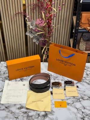 LOUIS_VUITTON BELT COMBO PREMIUM QUALITY WITH OG BOX WITH CARRY BAG (LV-3)