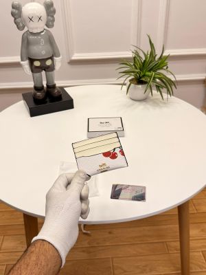 Coach_premium_womens_cardholder_with_ogbox_dustbag_etc_EA126