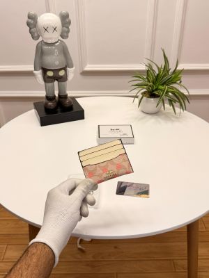 Coach_premium_womens_cardholder_with_ogbox_dustbag_etc_EA127