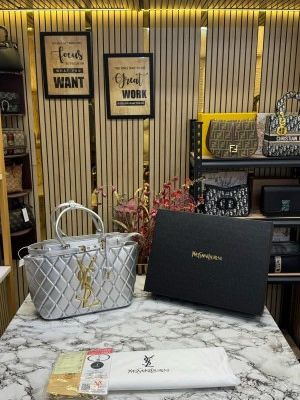 YSL Yves Saint Laurent Maxi Tote Bag With Damage Box And Dust Bag (Silver)