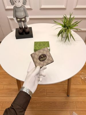 GUCCI_PREMIUM_LEATHER_WALLET_WITH_OGBOX_BUTTERPAPER_ETC_EA95