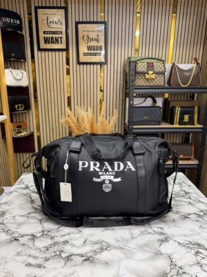 PRAD_A PREMIUM QUALITY TRAVEL DUFFLE BAG WITH STRAP C-PA1008