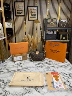Louis_Vuitton Pochette With Double Box And Dust Bag Including Carry Bag (Green-M44840)