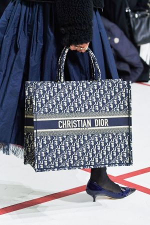 Dior_Book_Tote_Large_Blue_With_OriginalBox_DustCover_Ribbon