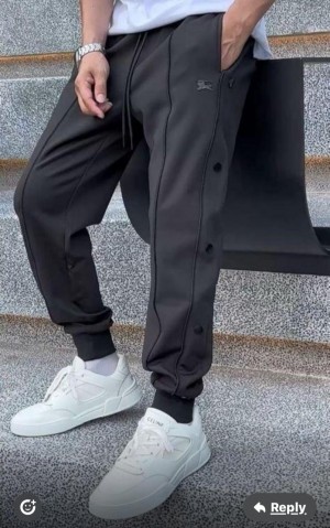 Burberry_Grey_Embroidery_Logo_Premium_Jogger_Sweatpant_(1101)