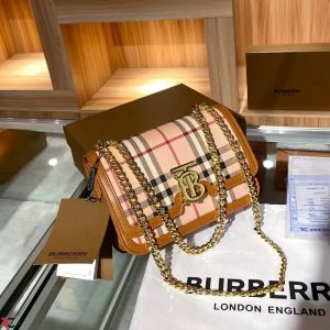 Burberry_TB_Monogram_Quilted_Shoulder_Bag_With_OG_Box_&_Dust_Bag_(Cheks-348)