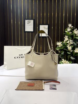 _Coach_Day_tote_bag_with_dust_bag_&_carry_bag