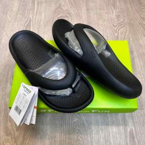 crocss mellow recovery premium flipflop black