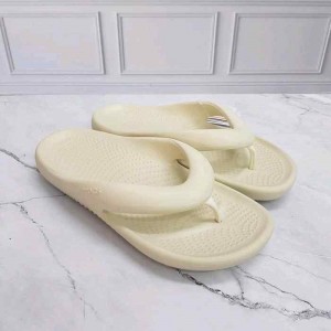 Crocss Mellow Flips Off_White