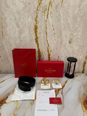 Valentino_Garavani_V-Shaped_Premium_Belt_Combo_With_Box_Dust_Bag_Includes_CarryBag_(V11)