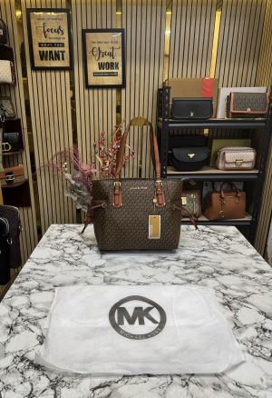 Michael_Kors Voyager Premium Quality Tote Bag With Dust Bag (COFFEE BROWN)