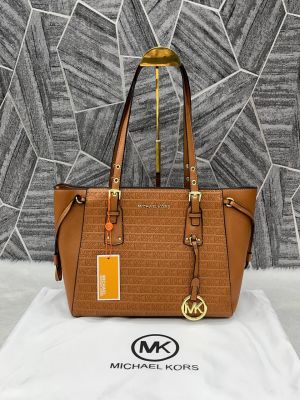 Michael_Kors_4-2_Tan_Voyager_Tote_Emboss_Monogram_With_DustCover_CarryBag