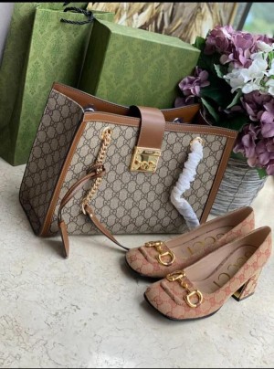 GUCCI_padlock_signature_leather_shoulder_bag_with_og_box_755