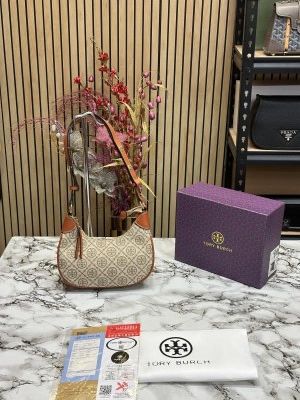 Tory_Burch_T_Monogram_Crescent_Shoulder_Bag_(Brown)_(no-return)