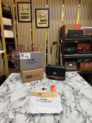 Coac_h Klare Crossbody Bag With Double Og Box And Dust Bag (Black)