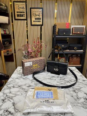 COAC_H GEORGIE SHOULDER BAG IN COLORBLOCK SIGNATURE CANVAS WITH RIVETS & OG BOX AND DUST BAG (BLACK)