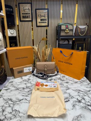 LOUIS_VUITTON MARELLINI SHOULDER BAG WITH DOUBLE OG BOX AND DUST BAG INCLUDING CARRY BAG (APRICOT)